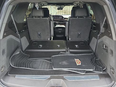 Used 2021 Cadillac Escalade Premium Luxury Platinum image 27