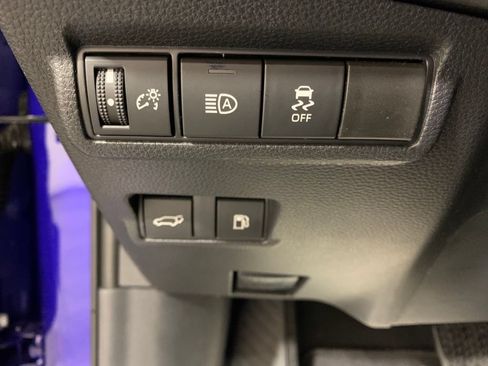 Used 2025 Toyota Corolla Cross AWD Hybrid w/ Convenience Package image 33
