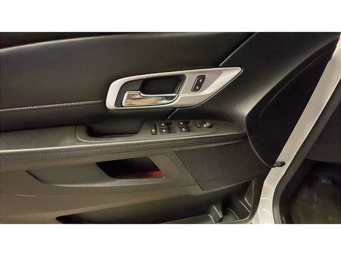 Used 2017 GMC Terrain SLE FWD image 9