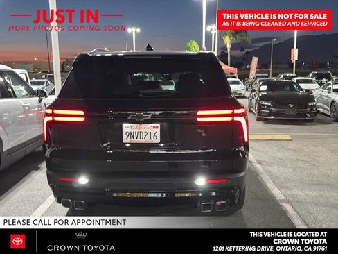 Used 2024 Chevrolet Traverse LT w/ Midnight/Sport Edition FWD image 5