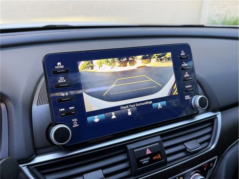 Used 2020 Honda Accord Touring image 14
