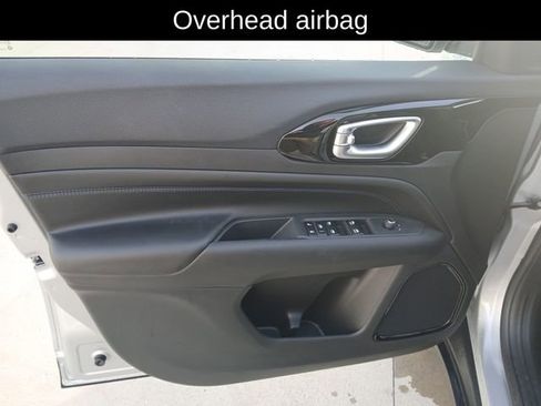 New 2026 Jeep Compass Latitude image 12