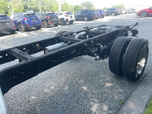 Used 2024 Ford F550 4x4 Regular Cab Super Duty image 12