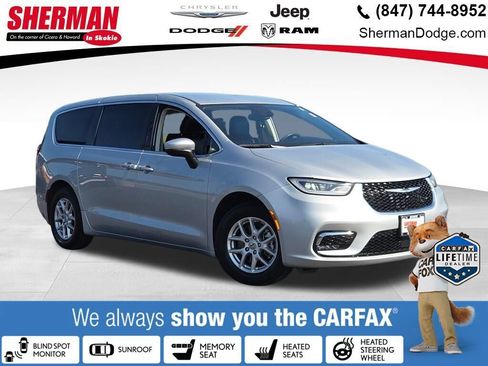 Used 2023 Chrysler Pacifica Touring-L FWD image 1