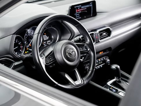 Used 2019 MAZDA CX-5 Touring image 9