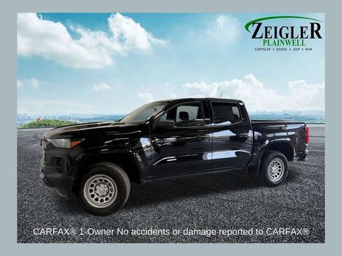 Used 2024 Chevrolet Colorado W/T RWD image 1