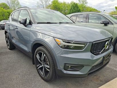 Used 2021 Volvo XC40 T5 R-Design w/ Climate Package