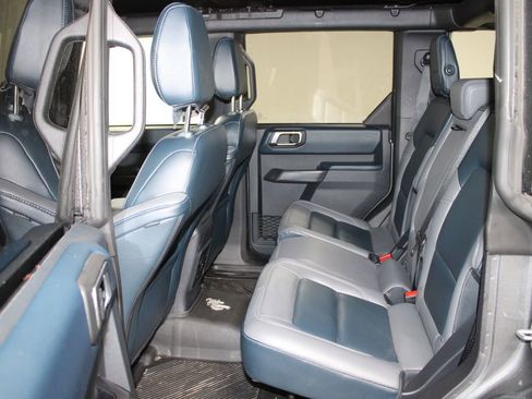 Used 2024 Ford Bronco Outer Banks AWD/4WD image 19
