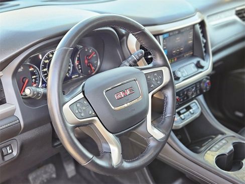 Used 2020 GMC Acadia Denali image 16