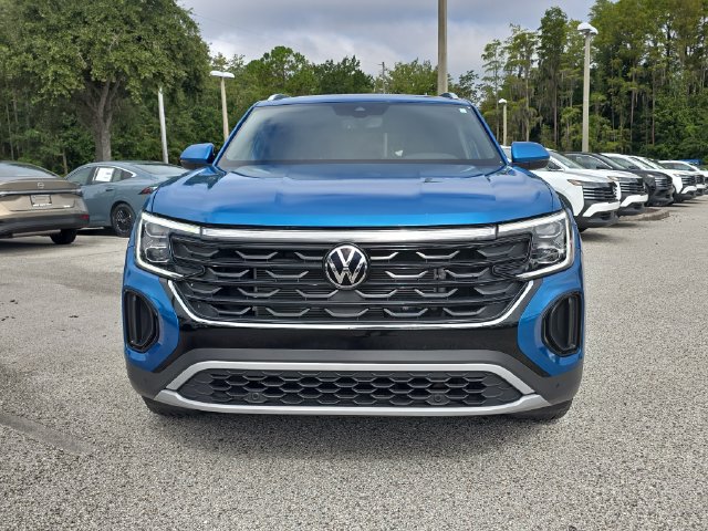 Used 2024 Volkswagen Atlas Cross Sport SE FWD image 3