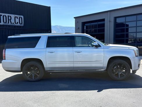 Used 2016 GMC Yukon XL Denali w/ Open Road Package AWD/4WD image 3