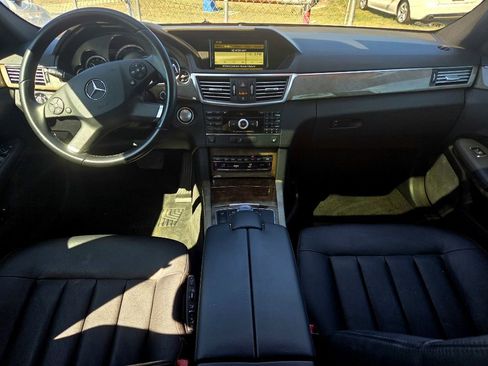 Used 2011 Mercedes-Benz E 350 4MATIC Wagon image 10