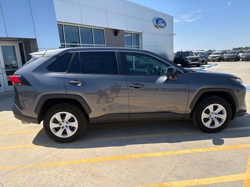 Used 2025 Toyota RAV4 LE AWD/4WD image 8