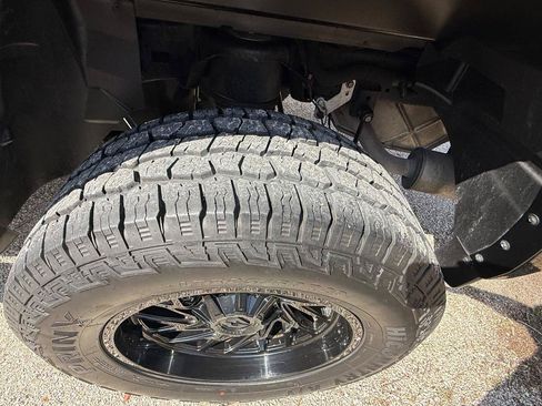 Used 2021 RAM 1500 Laramie AWD/4WD image 9