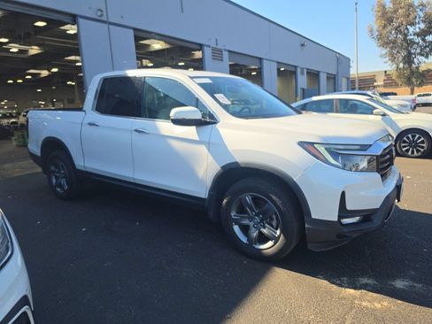 Used 2023 Honda Ridgeline RTL-E image 2