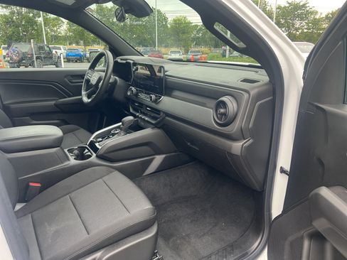 Used 2023 Chevrolet Colorado Trail Boss w/ LPO, Dark Essentials Package AWD/4WD image 22