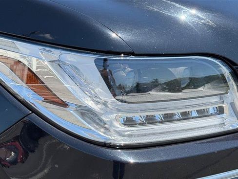 Used 2020 Lincoln Navigator Reserve AWD/4WD image 10