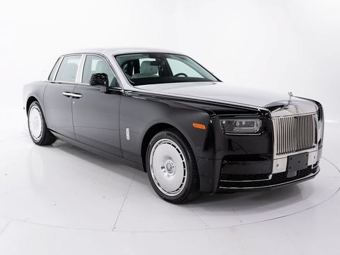 Certified 2026 Rolls-Royce Phantom Sedan RWD image 7