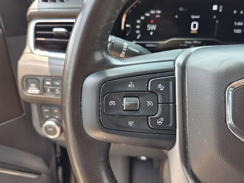Used 2022 GMC Yukon XL Denali AWD/4WD image 25