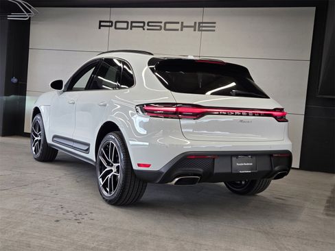 Used 2026 Porsche Macan image 3