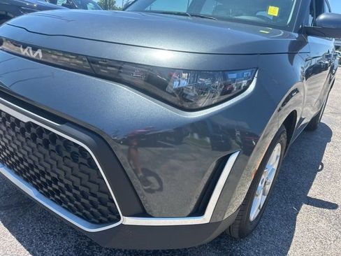 Used 2025 Kia Soul LX w/ LX Technology Package FWD image 9