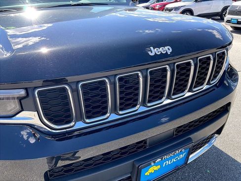 Used 2025 Jeep Grand Cherokee L Laredo w/ Luxury Tech Group I AWD/4WD image 30