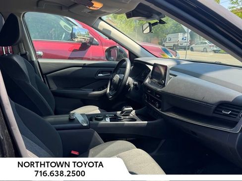 Used 2025 Nissan Rogue SV AWD/4WD image 13