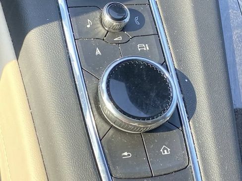 Used 2023 Cadillac Escalade Premium Luxury AWD/4WD image 35