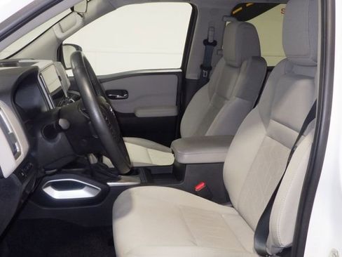 Used 2025 Nissan Frontier SV w/ SV Convenience Package image 8