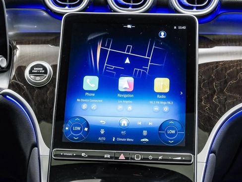 Used 2025 Mercedes-Benz GLC 300 4MATIC image 14