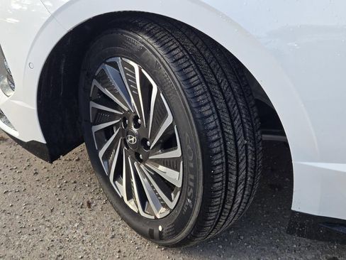 New 2025 Hyundai Sonata Limited FWD image 8
