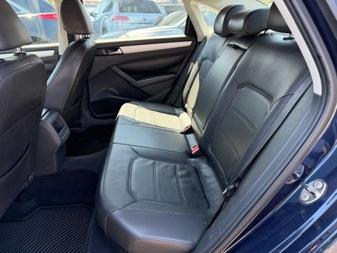 Used 2012 Volkswagen Passat 2.5 SE FWD image 29