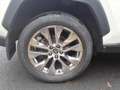 Used 2021 Toyota RAV4 XLE Premium w/ Carpet Mat Package (TMS) image 7