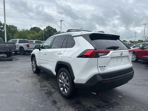 Used 2019 Toyota RAV4 XLE Premium AWD/4WD image 5