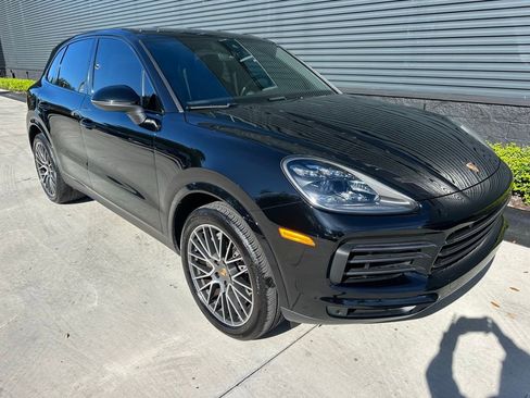 Used 2022 Porsche Cayenne Platinum Edition image 11