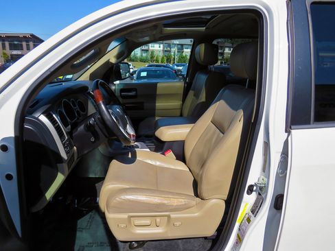 Used 2016 Toyota Sequoia Platinum image 11