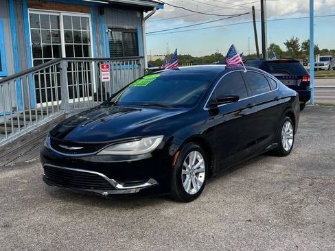 Used 2015 Chrysler 200 Limited image 2