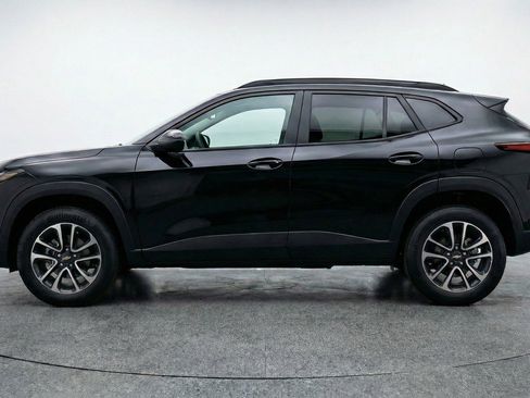 Used 2025 Chevrolet TrailBlazer LT image 5