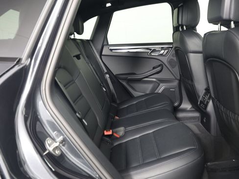 Certified 2026 Porsche Macan AWD/4WD image 32