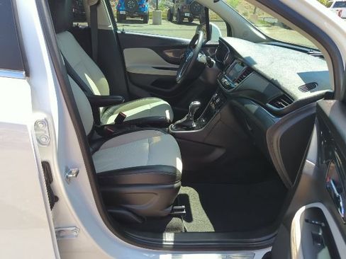 Used 2021 Buick Encore Preferred w/ Safety Package II AWD/4WD image 19