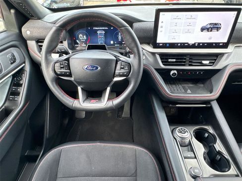 Used 2025 Ford Explorer ST image 23