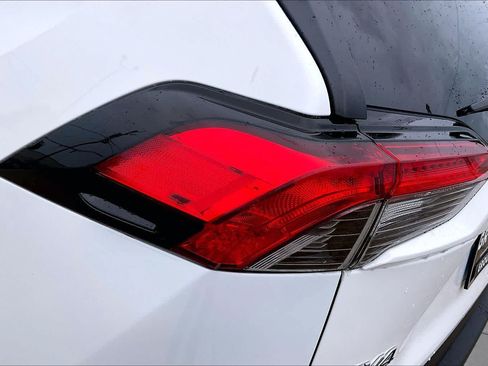 Used 2025 Toyota RAV4 XLE FWD image 21