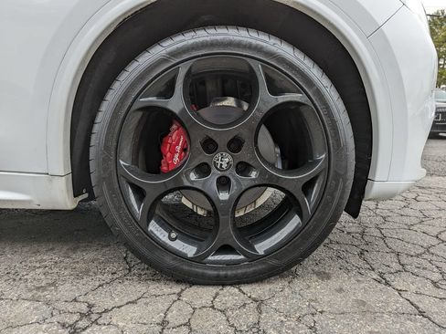Used 2022 Alfa Romeo Stelvio Veloce AWD/4WD image 49