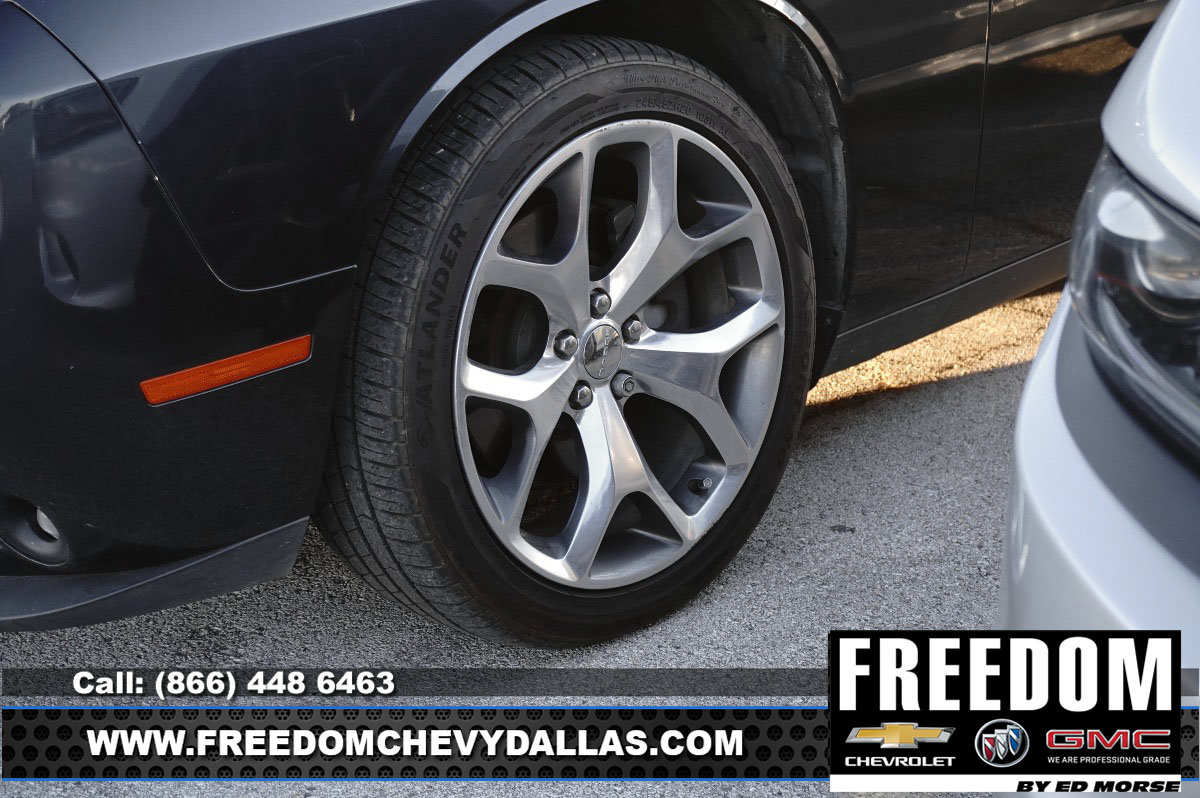 Used 2016 Dodge Challenger SXT Plus RWD image 9