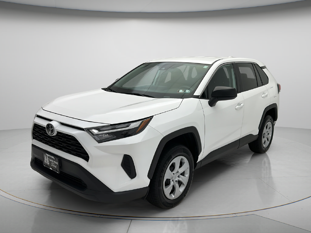 Used 2025 Toyota RAV4 LE AWD/4WD image 3