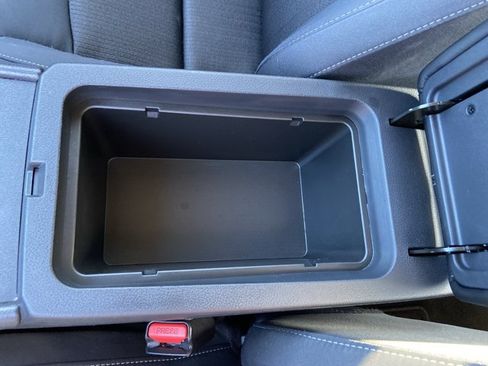 Used 2025 Nissan Altima 2.5 SV FWD image 41