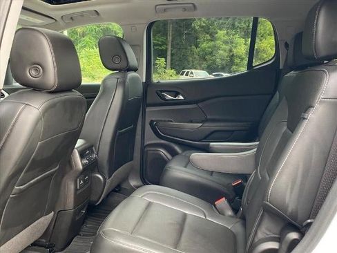 Certified 2022 GMC Acadia SLT w/ Technology Package image 24