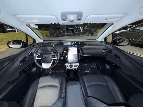 Used 2018 Toyota Prius Prime Advanced image 19