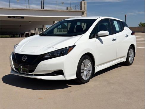 Used 2025 Nissan Leaf S FWD image 3