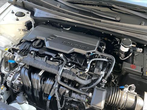Certified 2025 Hyundai Elantra SEL FWD image 33